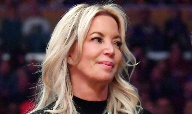 世俱杯买球网站-湖人老板：NBA不会再有一人一城 但交易变多是好事