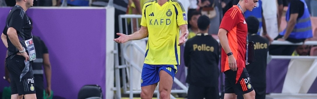 世俱杯买球平台-英超历史第一射手：C罗拿40万英镑日薪却旷工！掉价啊！