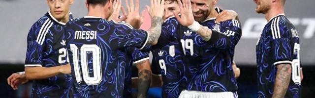 世俱杯买球网站-5-0！阿根廷5连胜：梅西破门 主动让点球 38岁老将洒泪告别|莱昂内尔·梅西|尼古拉斯·奥塔门迪|赞比亚|阿尔瓦雷斯|阿尔马达_新浪体育_新浪新闻